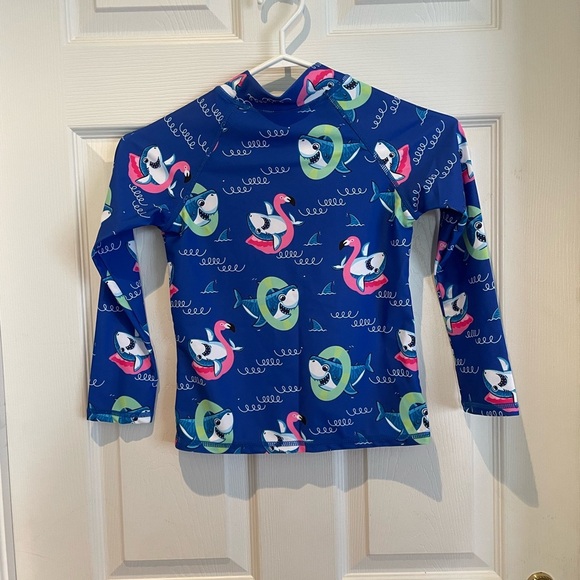 BNWOT KIDS RASHGUARD - Picture 3 of 3